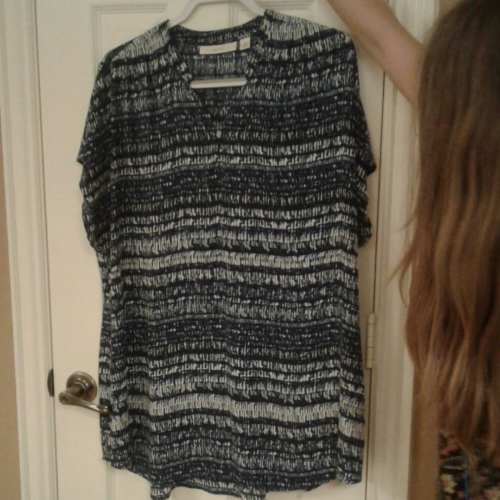 Sejour 16W blue and white top